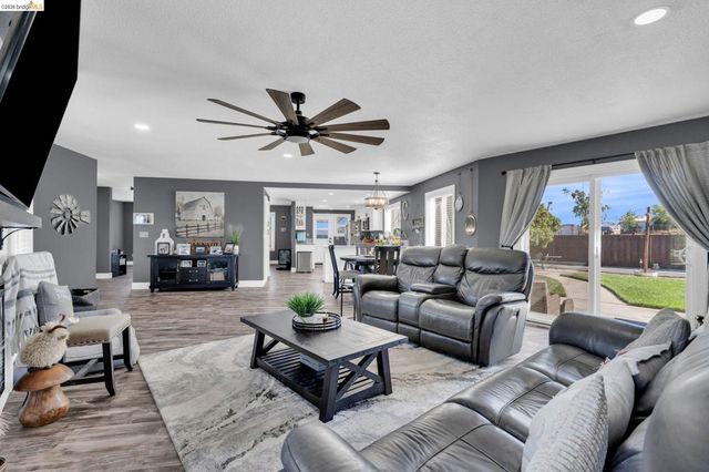 59 Old Stagecoach Rd, Brentwood, CA 94513