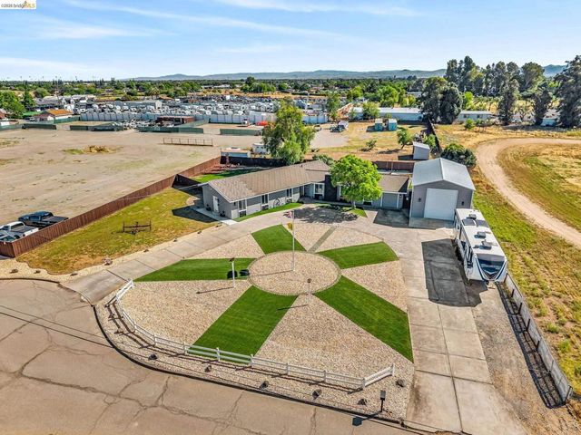 59 Old Stagecoach Rd, Brentwood, CA 94513