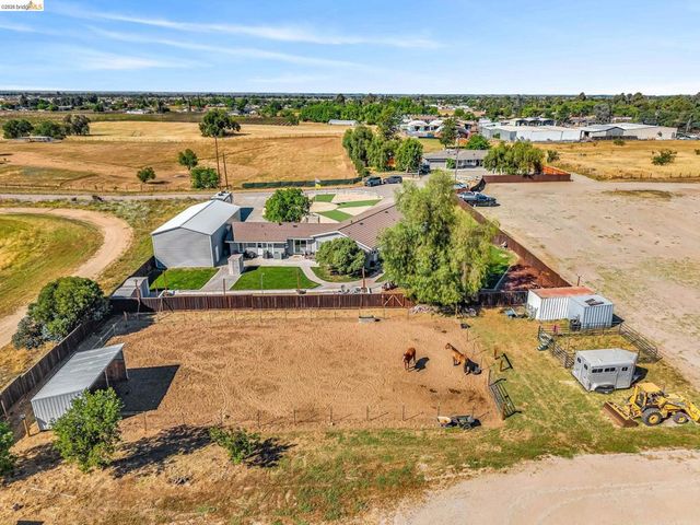 59 Old Stagecoach Rd, Brentwood, CA 94513