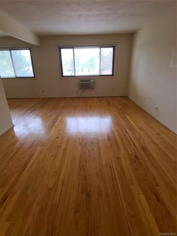 10 Oakwood Terrace 87, New Windsor, NY 12553
