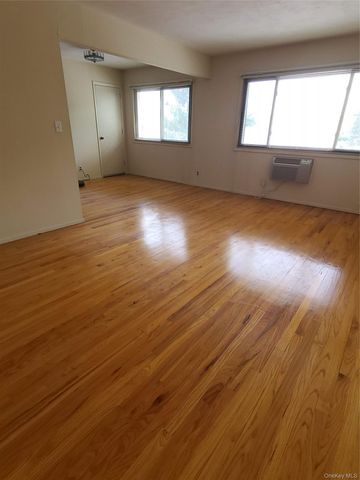 10 Oakwood Terrace 87, New Windsor, NY 12553