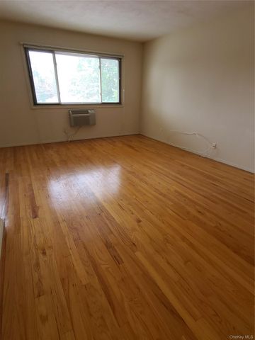 10 Oakwood Terrace 87, New Windsor, NY 12553
