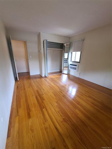 10 Oakwood Terrace 87, New Windsor, NY 12553