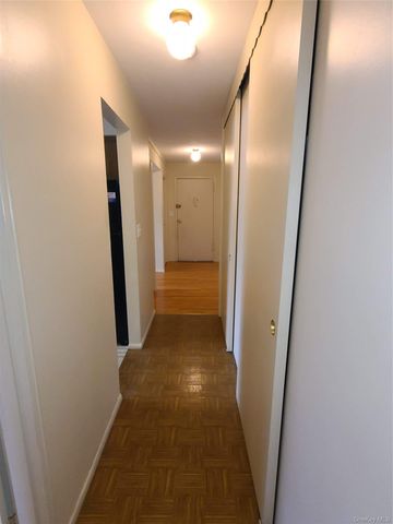 10 Oakwood Terrace 87, New Windsor, NY 12553