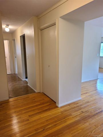 10 Oakwood Terrace 87, New Windsor, NY 12553