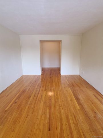 10 Oakwood Terrace 87, New Windsor, NY 12553