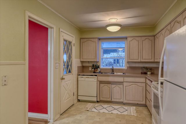 1027 E. 37TH Ave, Spokane, WA 99203