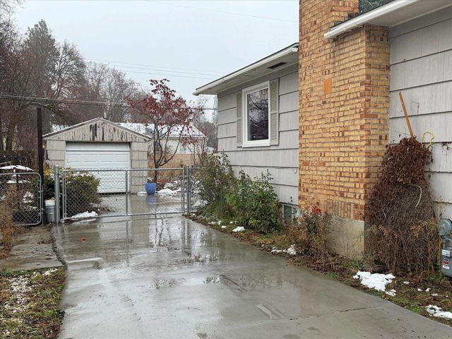 1027 E. 37TH Ave, Spokane, WA 99203