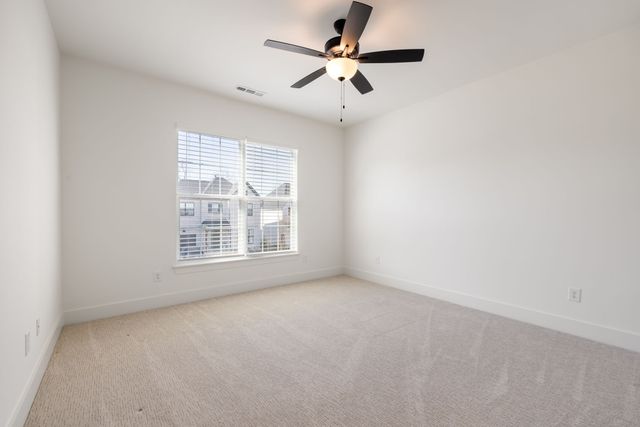 3279 Sassafras Ln, Thompsons Station, TN 37179