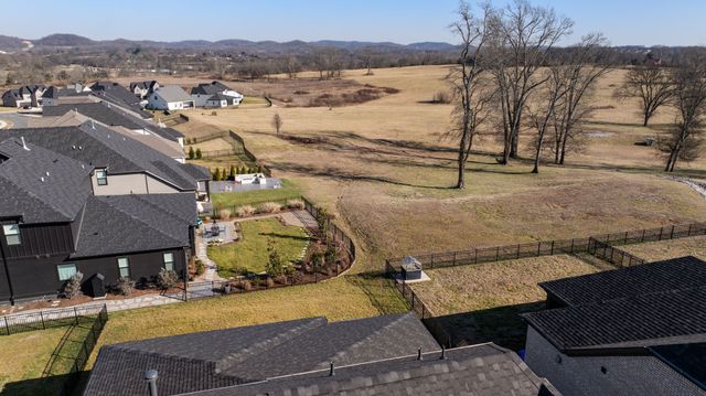 3279 Sassafras Ln, Thompsons Station, TN 37179
