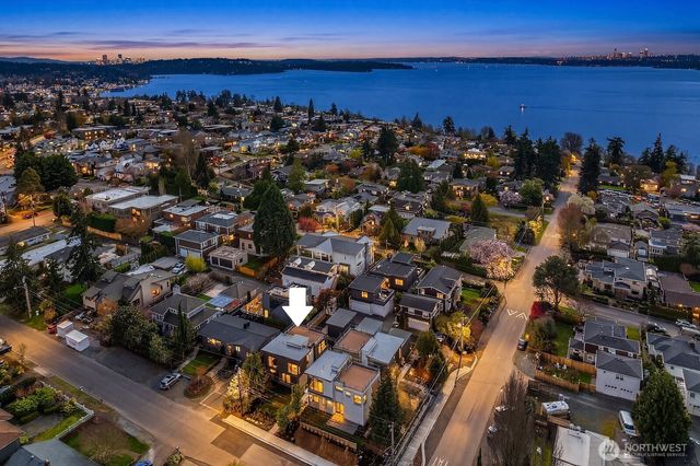 543 16th Avenue W, Kirkland, WA 98033