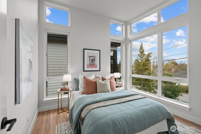 543 16th Avenue W, Kirkland, WA 98033