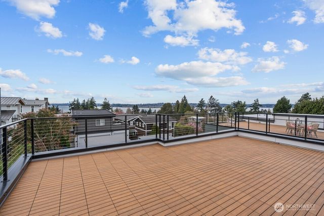 543 16th Avenue W, Kirkland, WA 98033