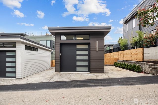 543 16th Avenue W, Kirkland, WA 98033