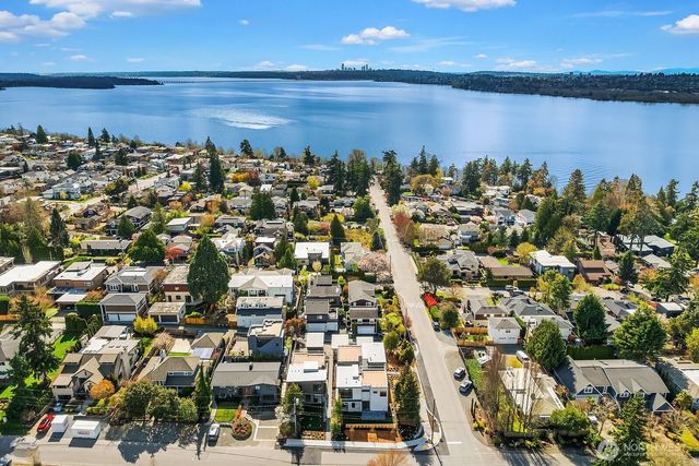 543 16th Avenue W, Kirkland, WA 98033