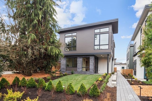 543 16th Avenue W, Kirkland, WA 98033