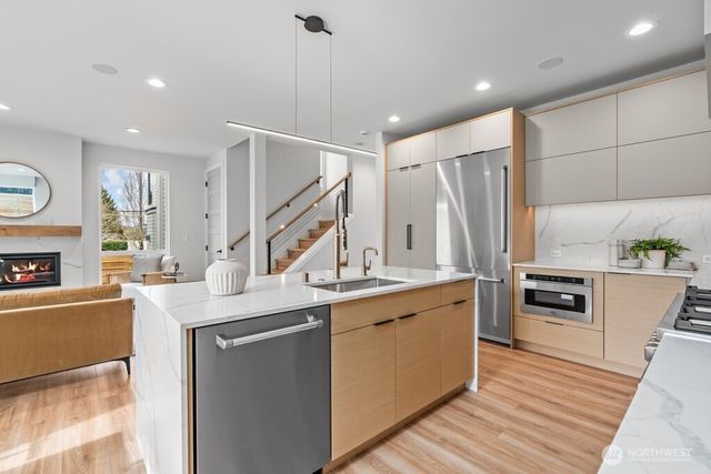 543 16th Avenue W, Kirkland, WA 98033