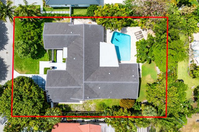 2401 Banyan Road, Boca Raton, FL 33432