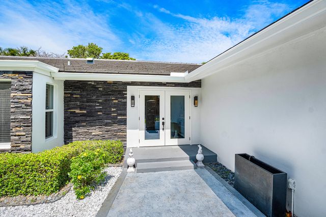 2401 Banyan Road, Boca Raton, FL 33432