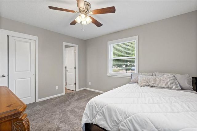 8704 W 88th Street, Overland Park, KS 66212