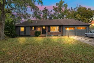 8704 W 88th Street, Overland Park, KS 66212