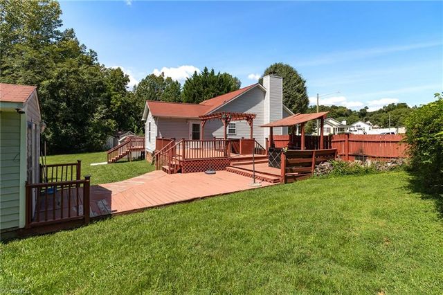 2922 Median Court, High Point, NC 27260