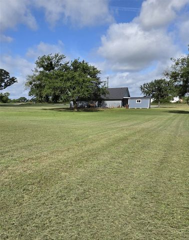 195 Brown Lane, Poolville, TX 76487