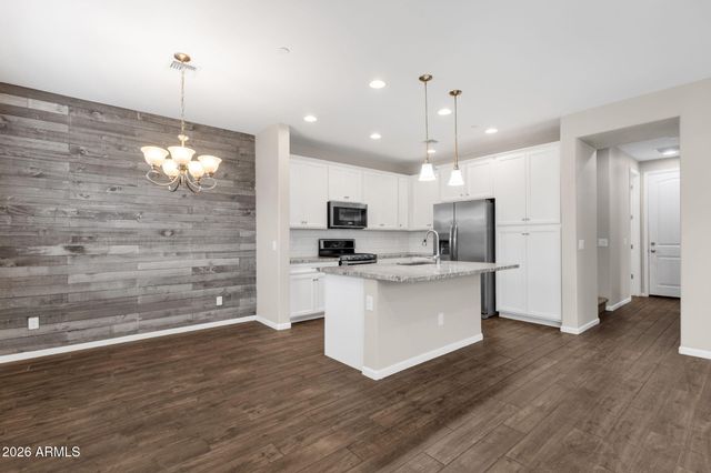 2477 W MARKET Place 34, Chandler, AZ 85248
