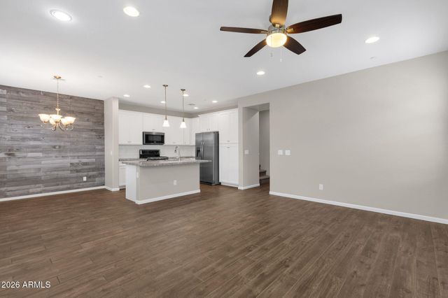 2477 W MARKET Place 34, Chandler, AZ 85248