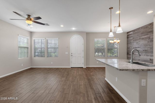 2477 W MARKET Place 34, Chandler, AZ 85248