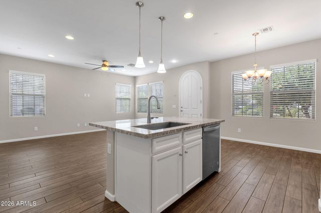2477 W MARKET Place 34, Chandler, AZ 85248