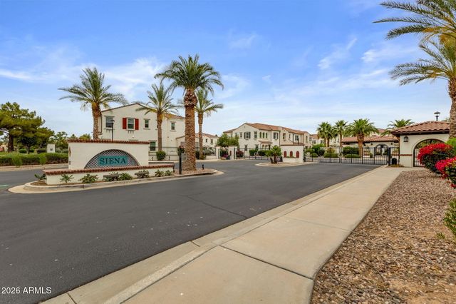 2477 W MARKET Place 34, Chandler, AZ 85248