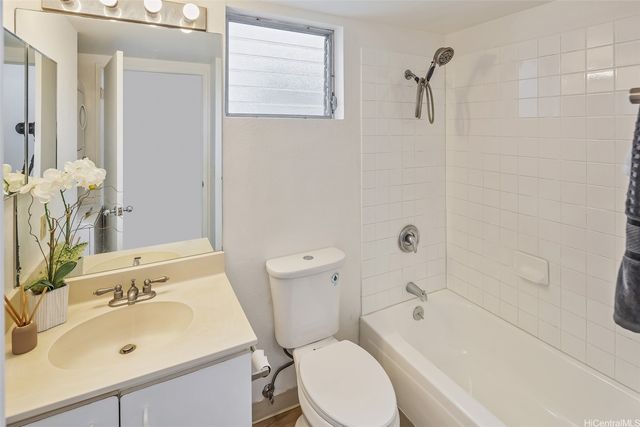 94-201 Paioa Place A-101, Waipahu, HI 96797