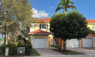 8320 Santa Monica Avenue 8320, Tamarac, FL 33321