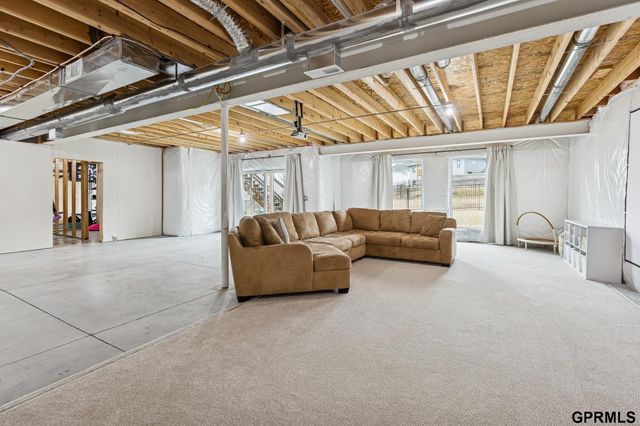 7030 N 172 Street, Bennington, NE 68007