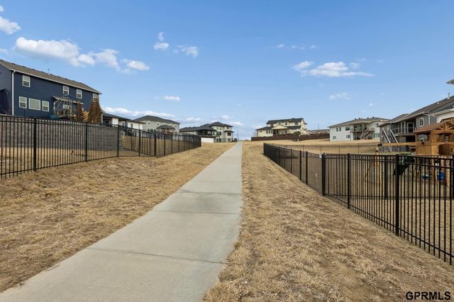 7030 N 172 Street, Bennington, NE 68007