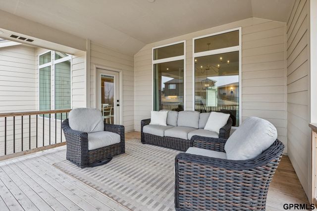 7030 N 172 Street, Bennington, NE 68007