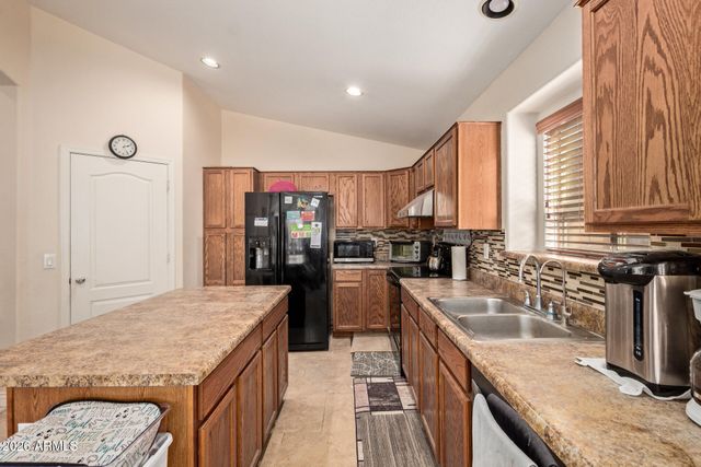 28906 N NOBEL Road, Phoenix, AZ 85085