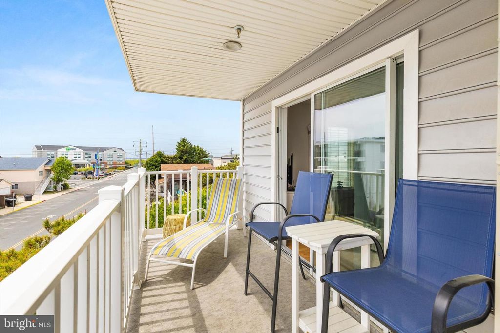 Image 14 of property listing at 6 127TH ST #201, Ocean City, MD 21842