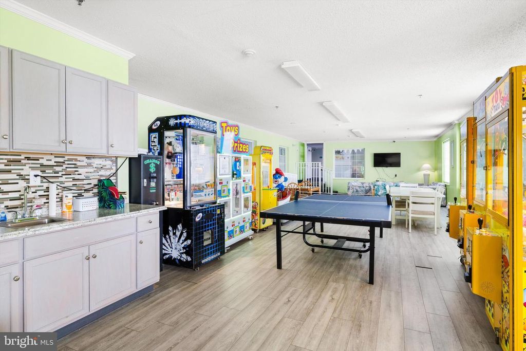 Image 20 of property listing at 6 127TH ST #201, Ocean City, MD 21842