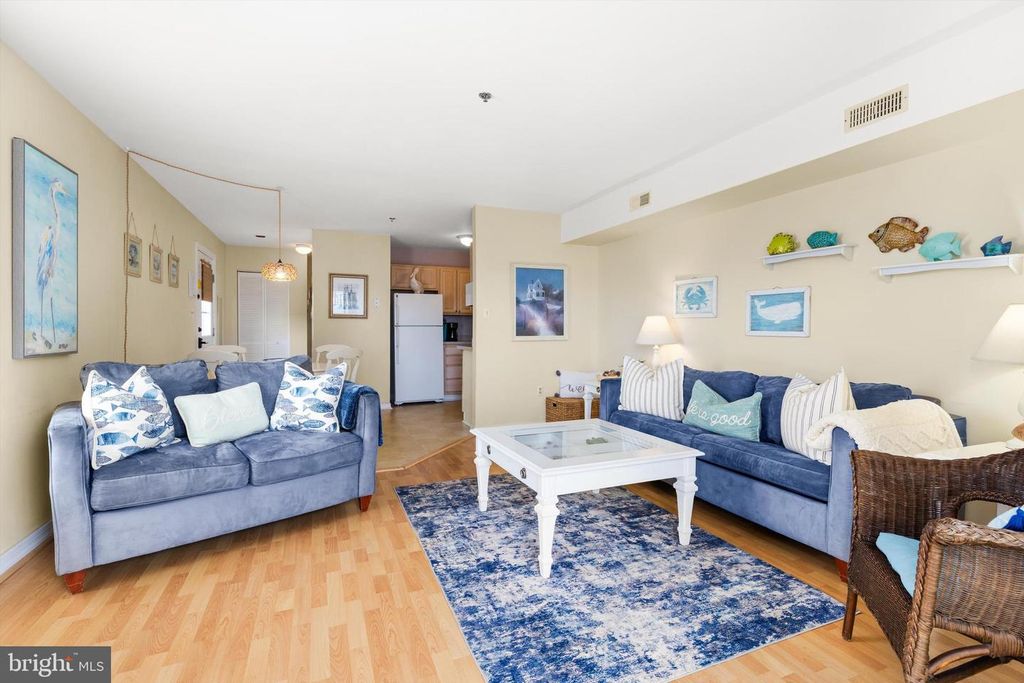 Image 6 of property listing at 6 127TH ST #201, Ocean City, MD 21842