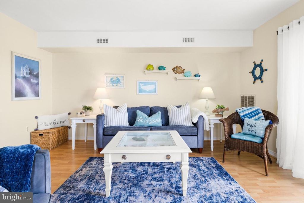 Image 7 of property listing at 6 127TH ST #201, Ocean City, MD 21842