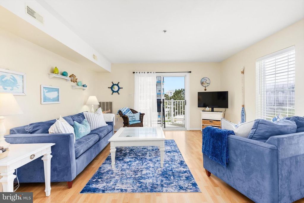 Image 8 of property listing at 6 127TH ST #201, Ocean City, MD 21842