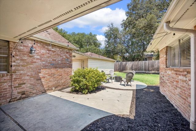 11010 Overbrook Lane, Houston, TX 77042