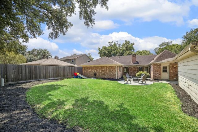 11010 Overbrook Lane, Houston, TX 77042