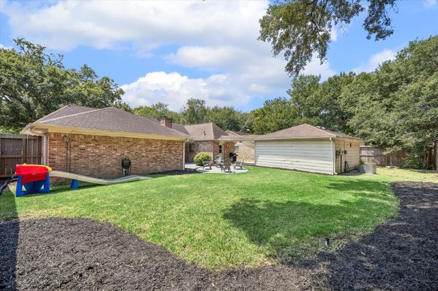 11010 Overbrook Lane, Houston, TX 77042