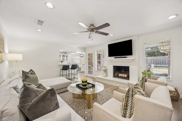 11010 Overbrook Lane, Houston, TX 77042