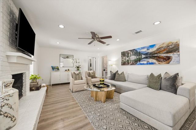 11010 Overbrook Lane, Houston, TX 77042