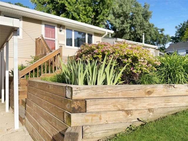3617 SW 2nd Street, Des Moines, IA 50315