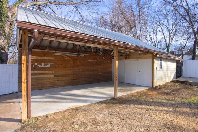 239 E Bledsoe St, Gallatin, TN 37066